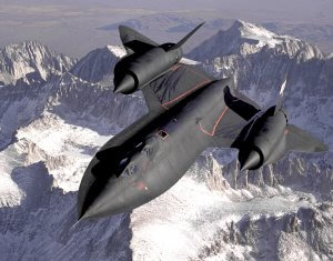 avionul american Lockheed SR-71 „Blackbird”, construit in anii 1960, capabil de viteze mai mari de Mach 3